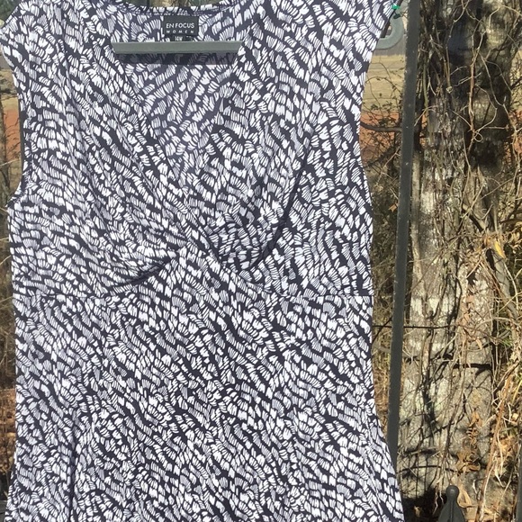 Enfocus woman dress. - Picture 4 of 4